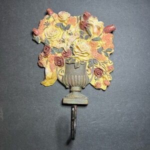 VTG Decorative Hand Painted Resin 3D Floral Rose Bouquet Wall Hook Hanger 6.5"